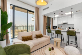 Chic & Modern Retreat in the Heart of JVC / Designer Choice / Sunset Views / Large Corner Balcony / New Building / 4 people